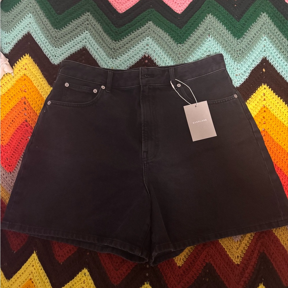 NWT Everlane high waisted a-line mom short in black denim Size 32